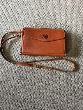 Vintage Dooney & Bourke Leather Crossbody Wallet